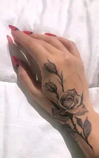 تتو بدن فقط برا خانم ها