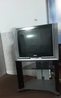 تلوزیون ۴۲ اینچ سالم