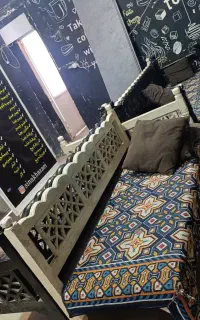 تخت چوبی