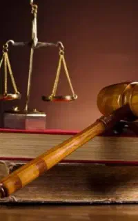 وکیل پایه یک دادگستری