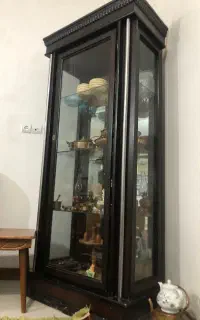 بوفه و صندلی