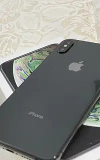 ایفون xs