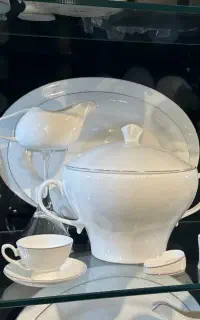 سرویس چینی ۱۸ نفره مقصود گل برجسته اختصاصی
