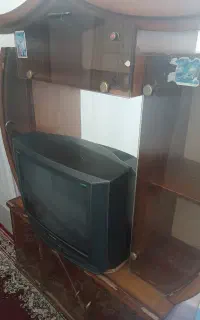 میز تلوزیون و تلوزیون