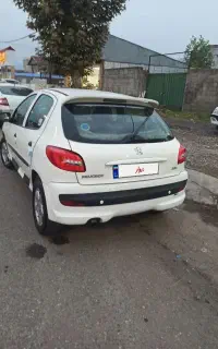 یک دستگاه ماشین 206