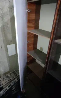 چند تیکه قفسه که برای جاکفشی  یا کتابخونه