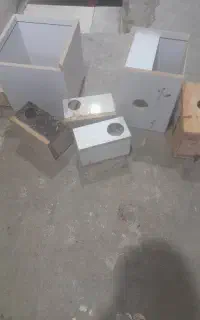 تعدادی باکس و کوزه و قفس برای مرغ عشق و عروس هلندی