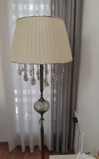 اباژور ایستاده