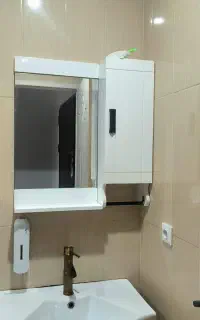 ایینه و باکس سرویس بهداشتی