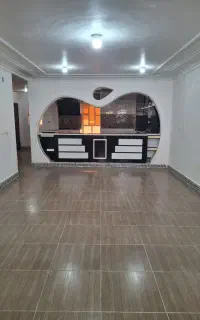 ۱۲۰ متری طبقه اول حیاط دار بدون پارکینگ
