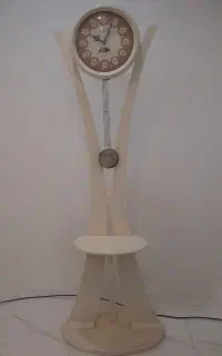 ساعت،تلویزیون،درب اتاق