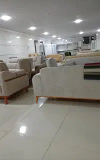 فروشنده خانم