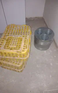 قفس و جای خون