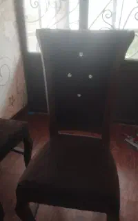 میز چهار نفره کاملاً سالم
