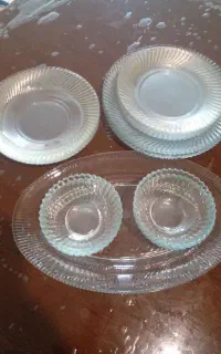 ظرف ۲۳ پارچه شیشه ای