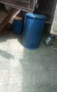 بشکه‌ روغنی  بفروش می‌رسد