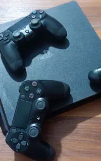 کنسول ps4 اسلیم500 ،به همراه سه دسته