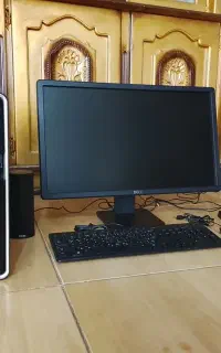 کامپیوتر با لوازم کامل مارک دل حرفه‌ای در حد اک