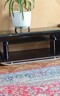 میز تلویزیون بزرگ وسالم