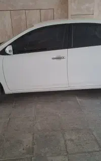 آریو ۱۴۰۰ دنده بدون رنگ بسیار تمیز دارای بیمه بدنه