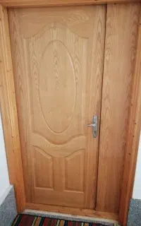 درب ورودی منزل  چوبی