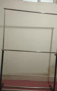 آویز لباس