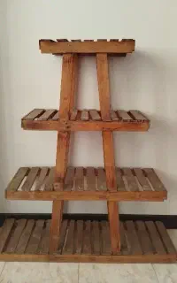استند چوبی گل