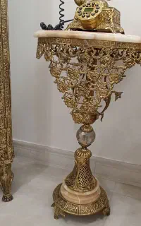 تلفن و میز تلفن