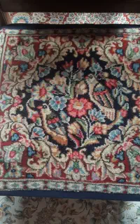 میز ناهار خوری قالی دستباف راوری