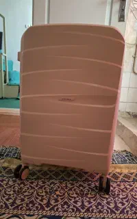 چمدان صورتی