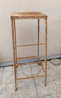 چهار پایه آهنی