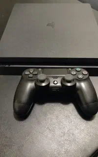 فروش ps4 slim تمیز و سالم همراه با دیسک fifa 22