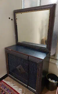میز ارایشی مشکی بدون خط و خش  نوه