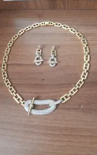 نیم ست جذاب طرح طلا هرمس برند ژوپینگ
