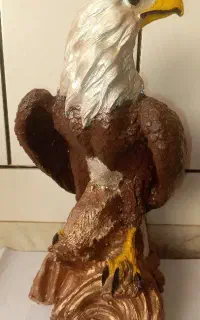 مجسمه عقاب