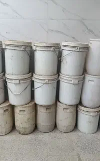 فروش سطل دسته دار  و دبه درب دار ۵۰ لیتری