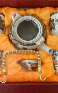 ست قوری و فنجان چینی