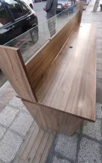میز  ۲متر طول . ارتفاع ۸۰ . عرض ۶۰