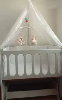 تخت کناره مادر نوزاد