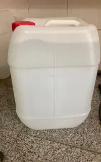 دبه ۲۰ لیتری و گونی شکر