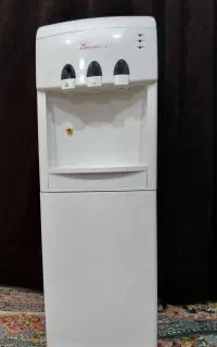 یک عدد اب سرد کنه یخچال دار