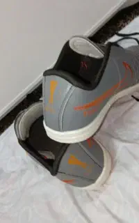 کفش فوتسال