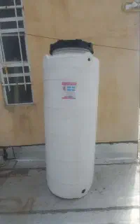 منبع هزار لیتری ایستاده