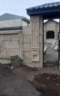 شاگرد کاشی کاری وسنگ کاری
