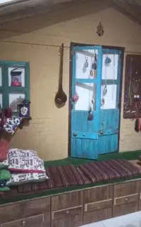 دکوراسیون مغازه لباس فروشی