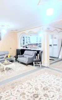 خانه ویلایی انقلاب ۱۷