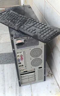 کیس و صفحه کلید