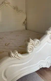 تخت دو نفره سلطنتی