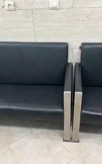 مبل اداری چرم اسکلت استیل همرا گل میز
