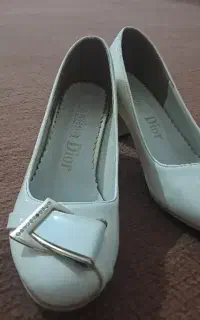 کفش پاشنه دار